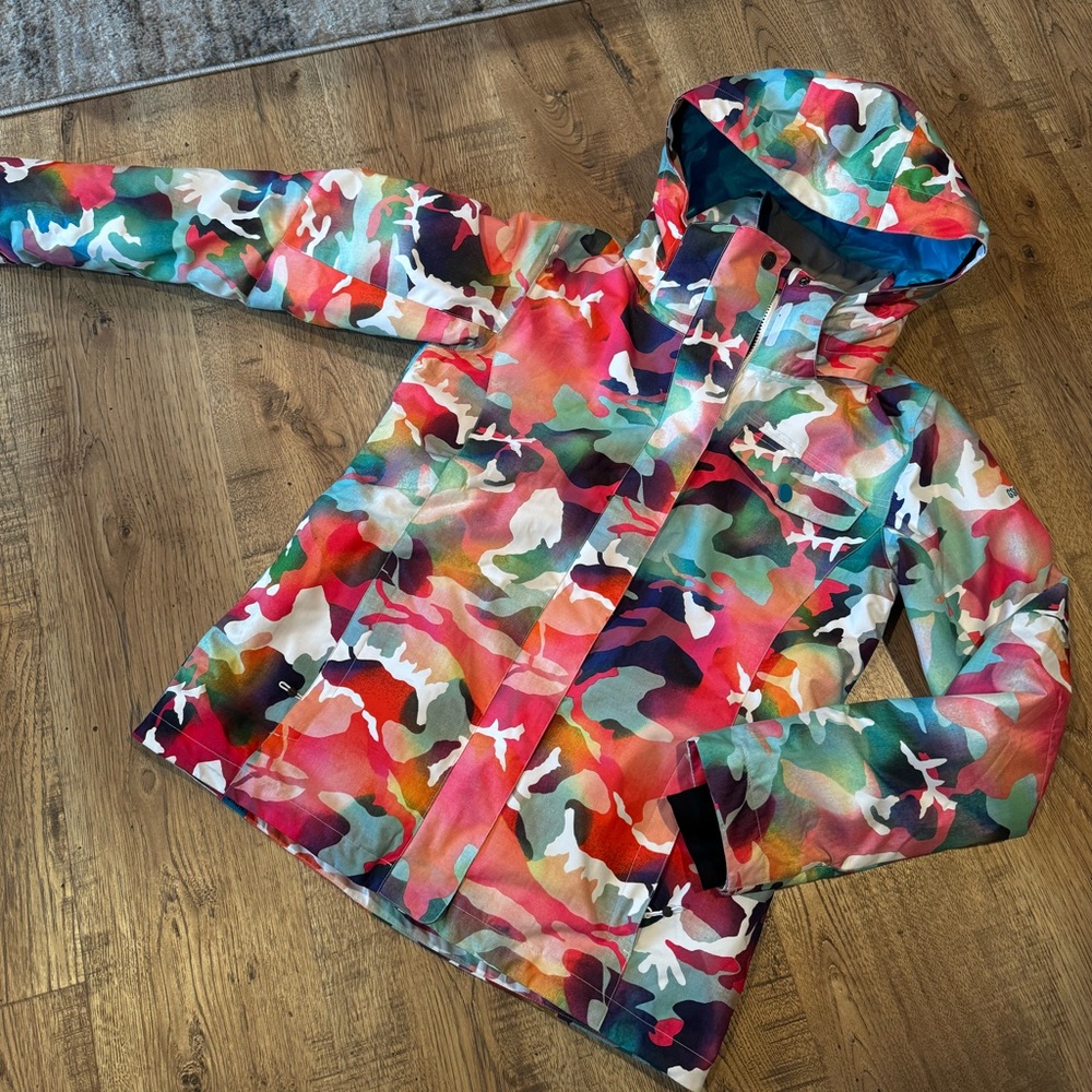 Ski jacket! Multi colored! Pair with a fun ski pant SIZE Small